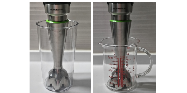 ブラウンのハンドブレンダーを付属カップとiwaki計量カップに入れて比較。iwakiは500mlまでの目盛り付き。